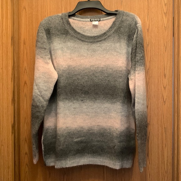 Venus sweater - Picture 1 of 9